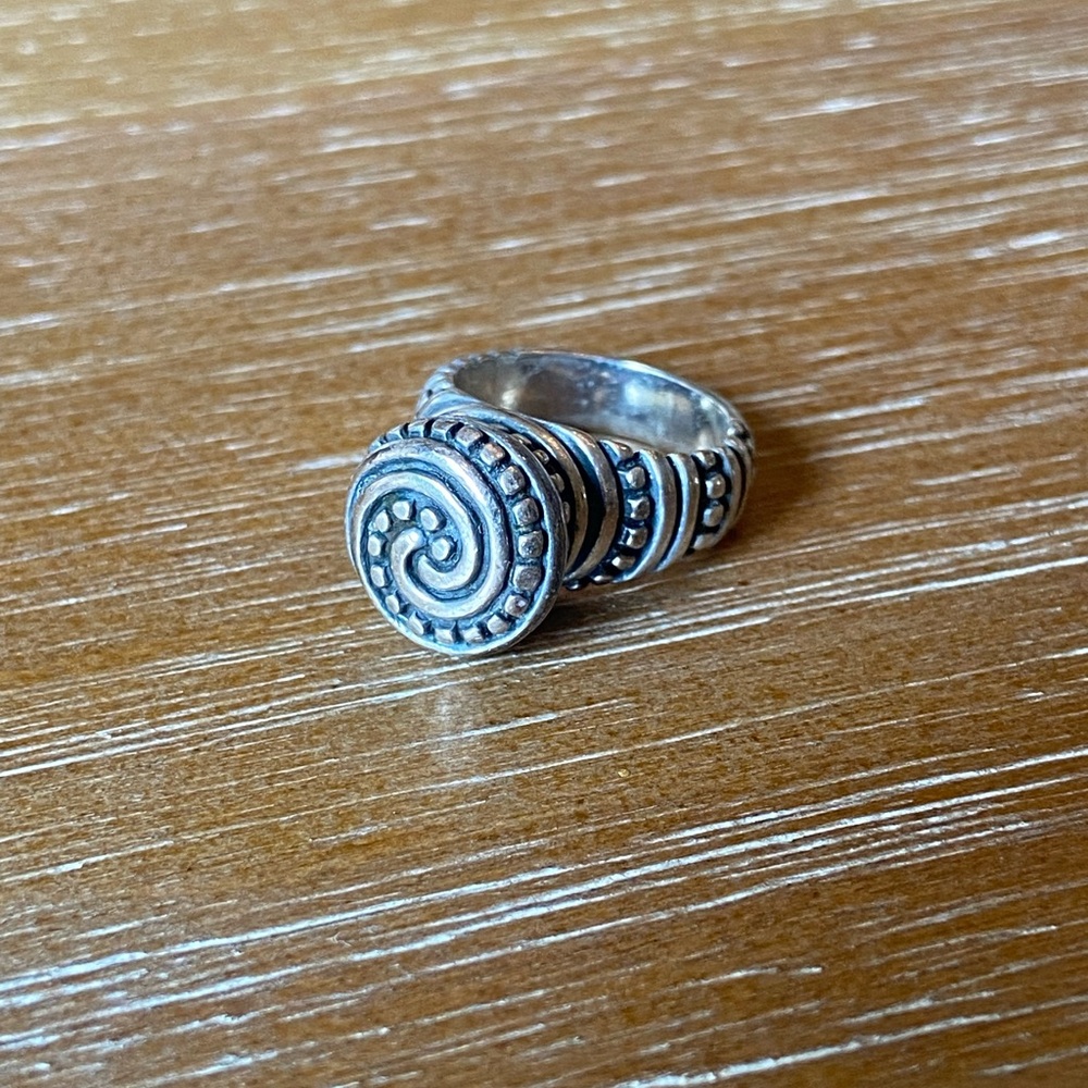 James Avery Retired Ring Size 5